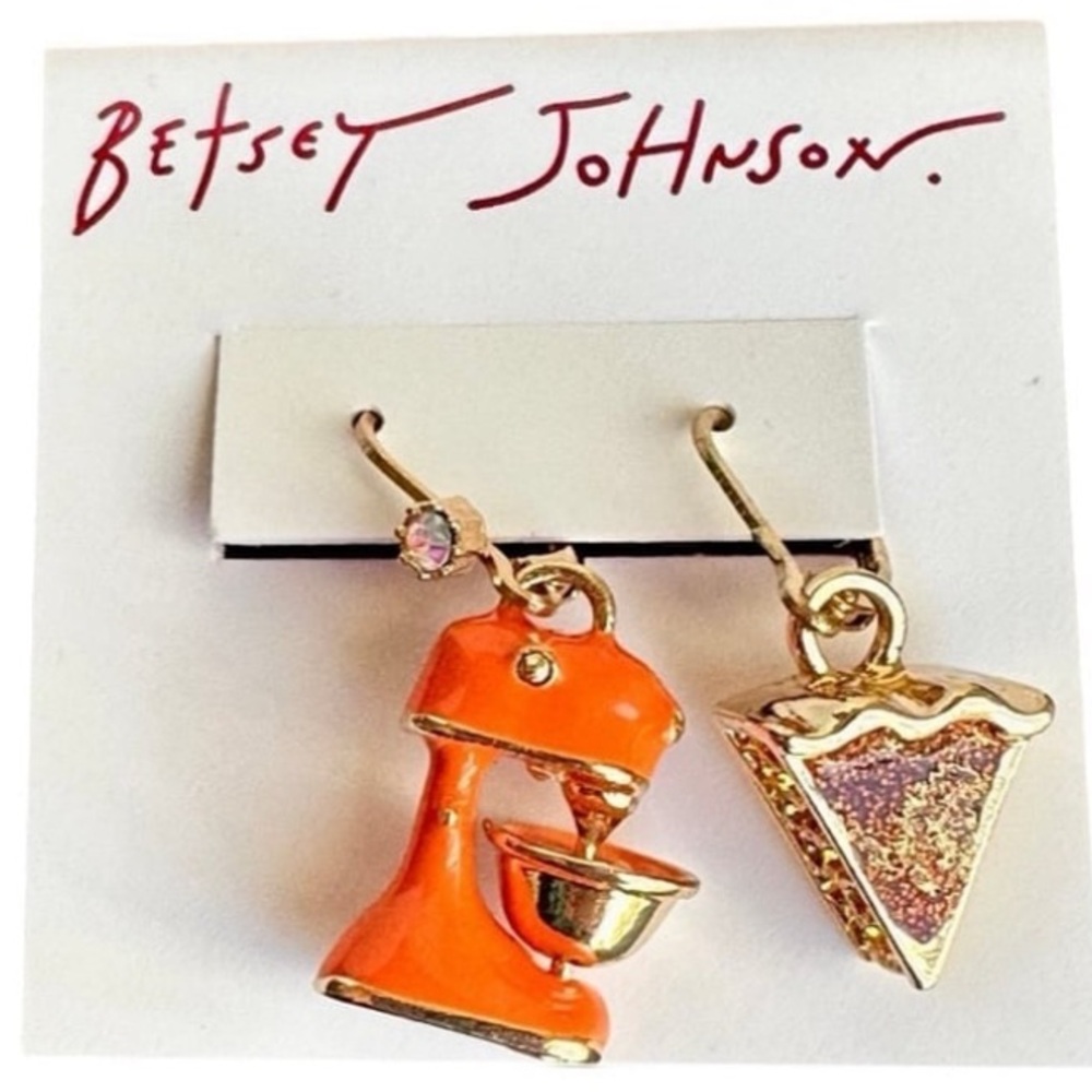 BETSEY JOHNSON Thanksgiving Fall Autumn Mismatched Pie & Mixer Earring NEW NWT